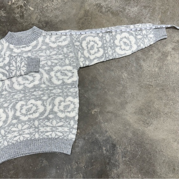 Vintage Jolie Raised Floral Knit Sweater USA Made - Picture 7 of 10